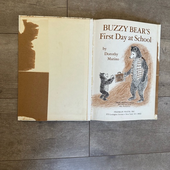 Vintage Buzzy Bear's First Day at School by Dorothy Marino - Children's Book - Picture 2 of 6